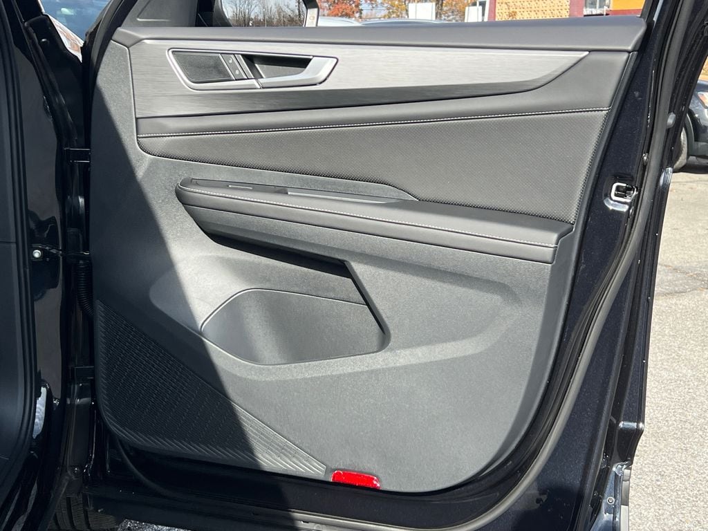 2026 Volkswagen Atlas Cross Sport SE w/Tech - Photo 8