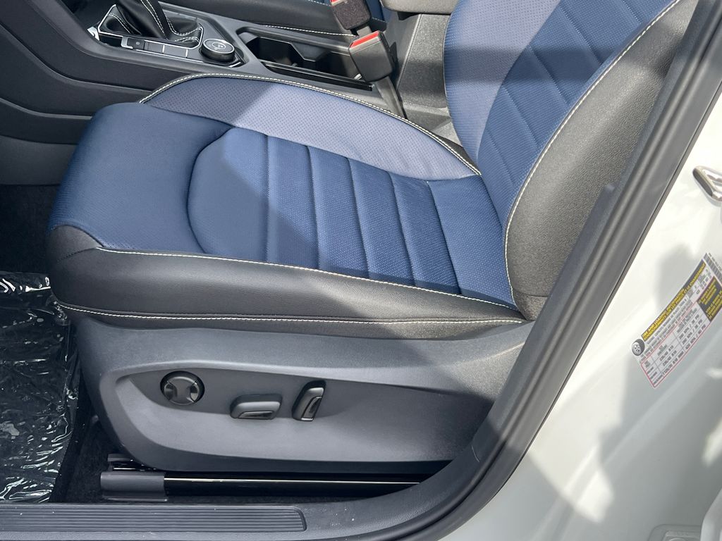 2026 Volkswagen Taos SEL - Photo 25