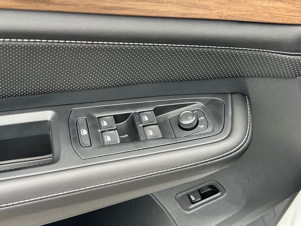 2026 Volkswagen Atlas SE w/Tech - Photo 17
