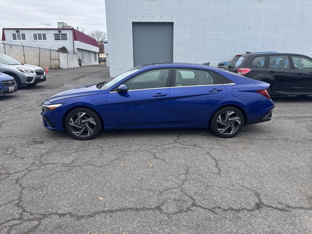 Used 2024 Hyundai Elantra Hybrid Limited Sedan