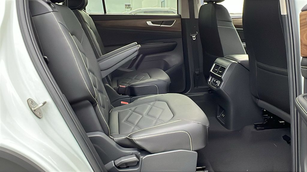 2026 Volkswagen Atlas SE w/Tech - Photo 11