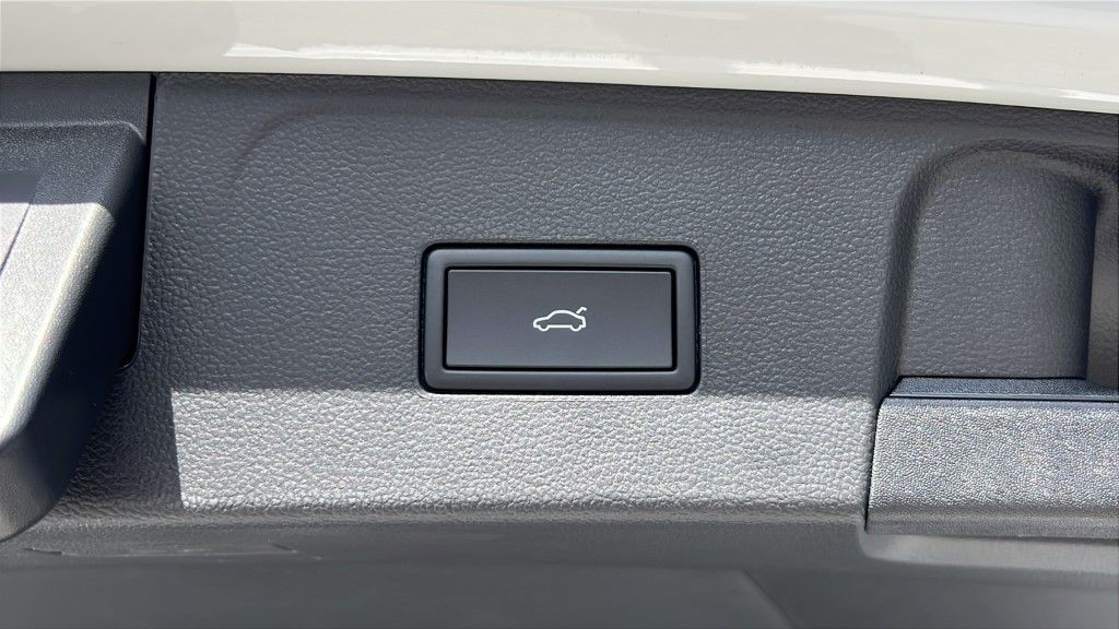 2026 Volkswagen Atlas SE w/Tech - Photo 15