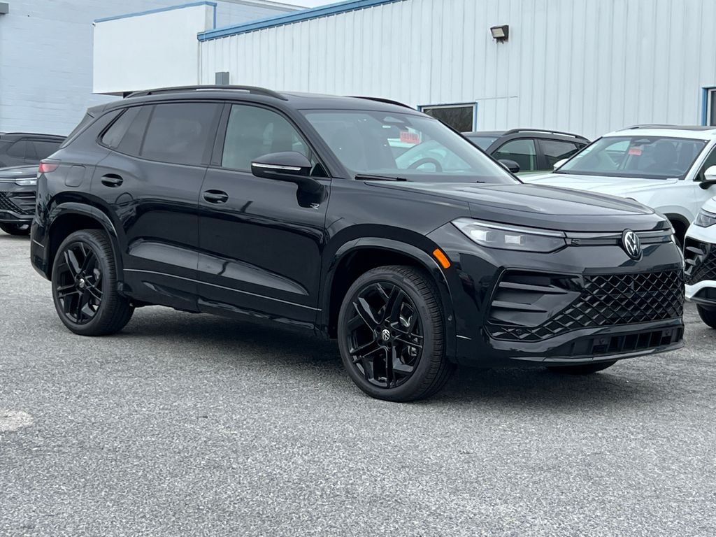 New 2025 Volkswagen Tiguan 2.0T SE R-Line Black SUV