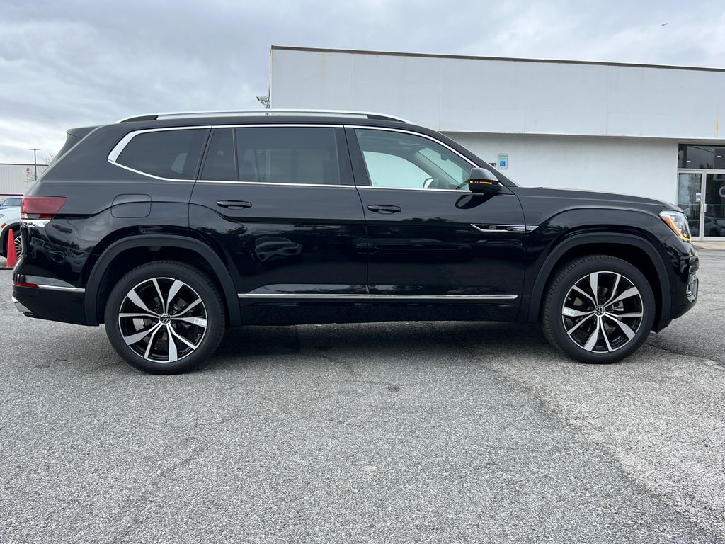 2026 Volkswagen Atlas SEL Premium R-Line photo 3