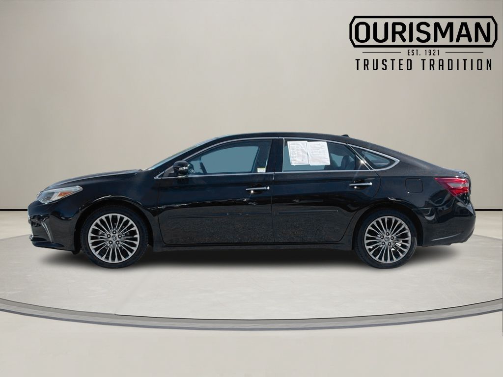 2016 Toyota Avalon Limited photo 3