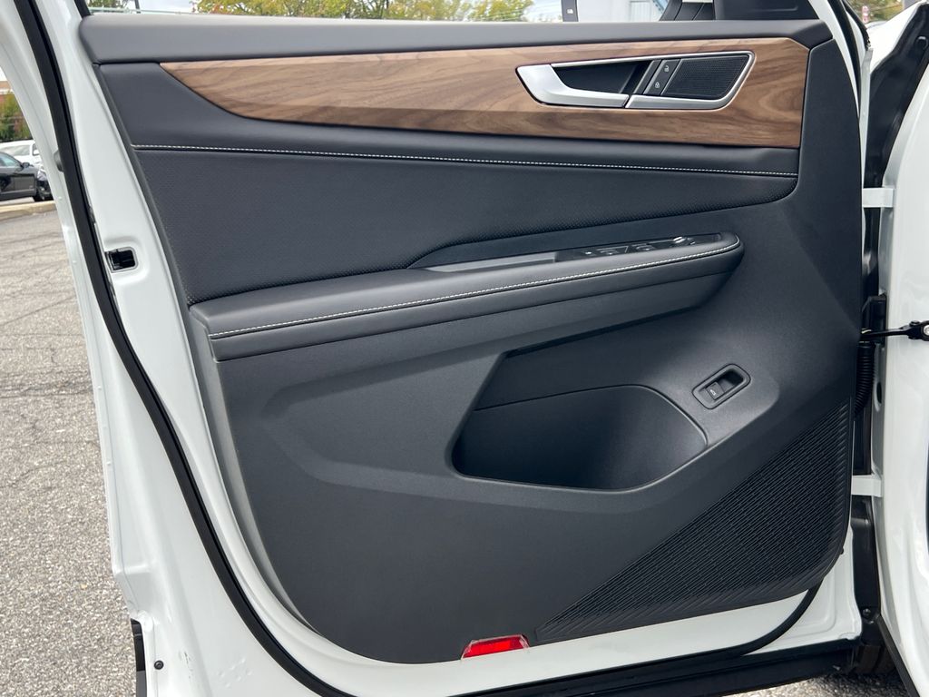 2026 Volkswagen Atlas SE w/Tech - Photo 16