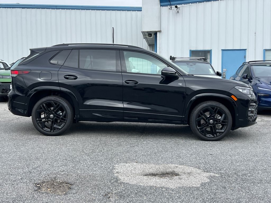 New 2025 Volkswagen Tiguan 2.0T SE R-Line Black SUV