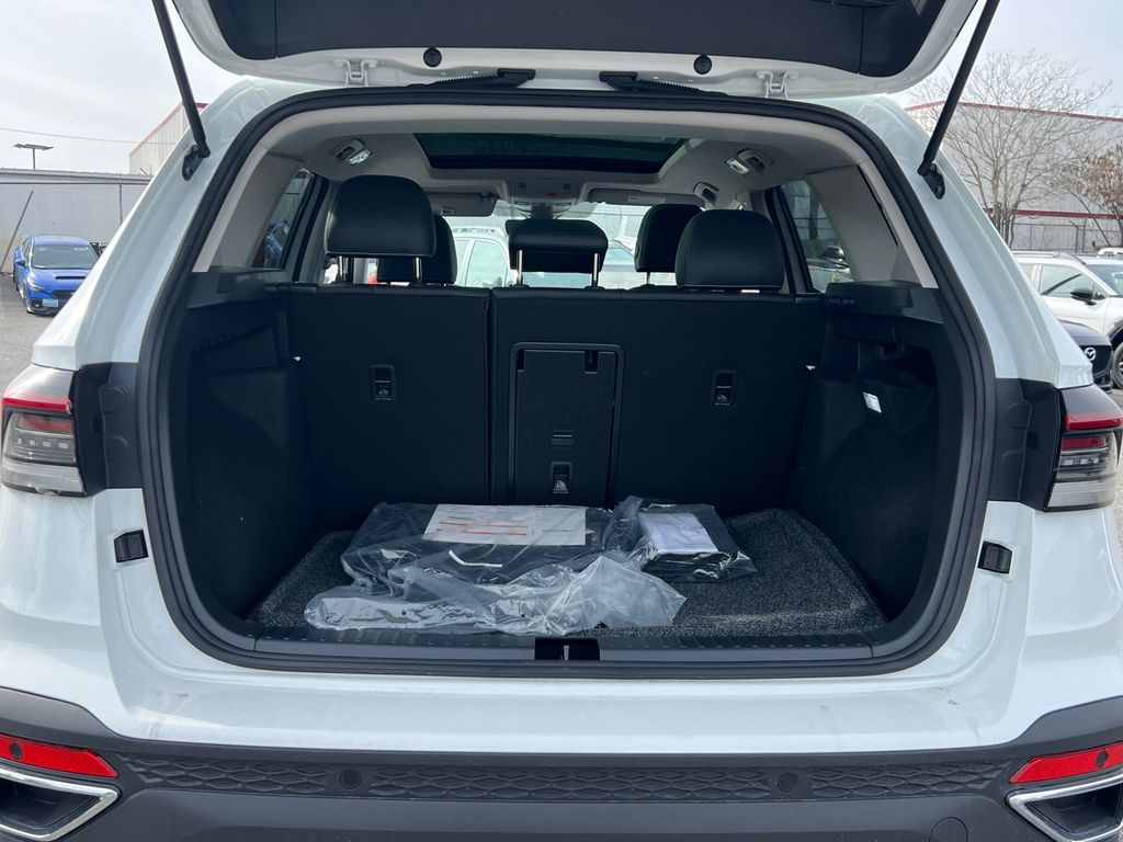 2026 Volkswagen Taos SEL - Photo 14