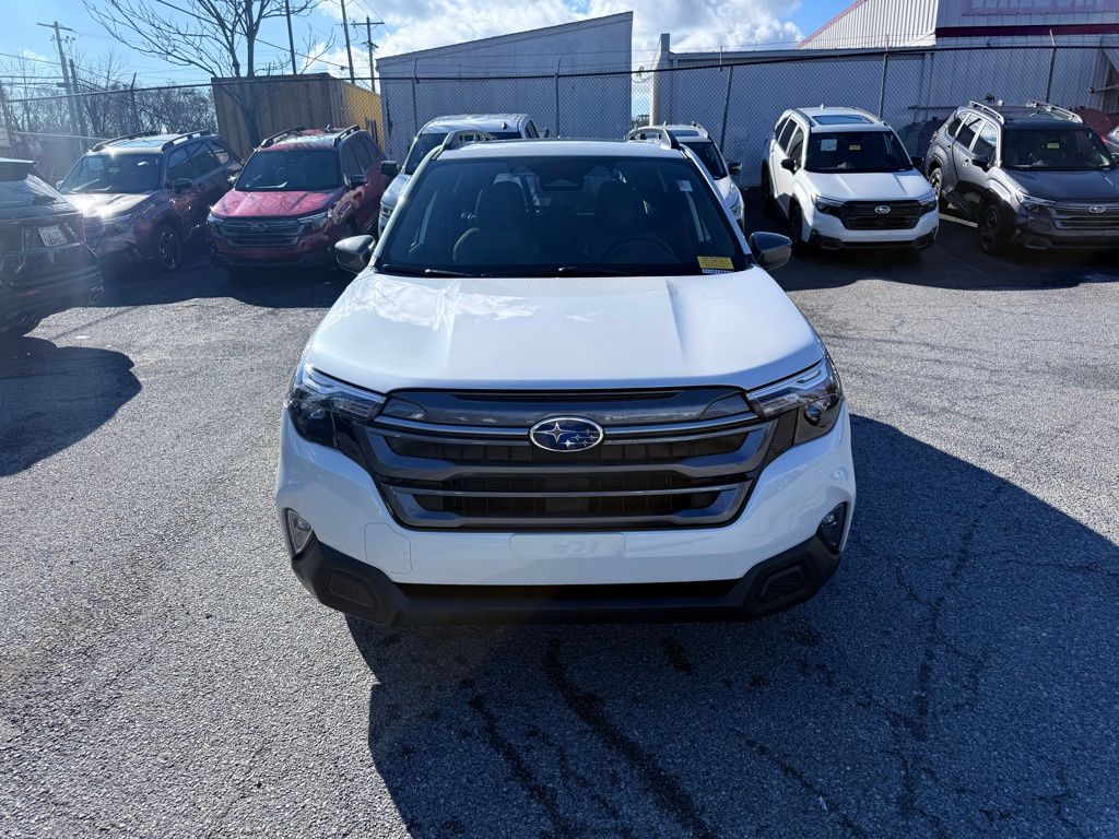 2025 Subaru Forester Premium photo 2