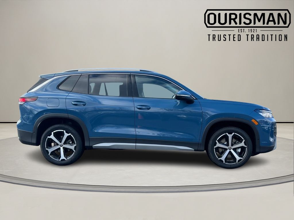 2026 Volkswagen Tiguan SE photo 3