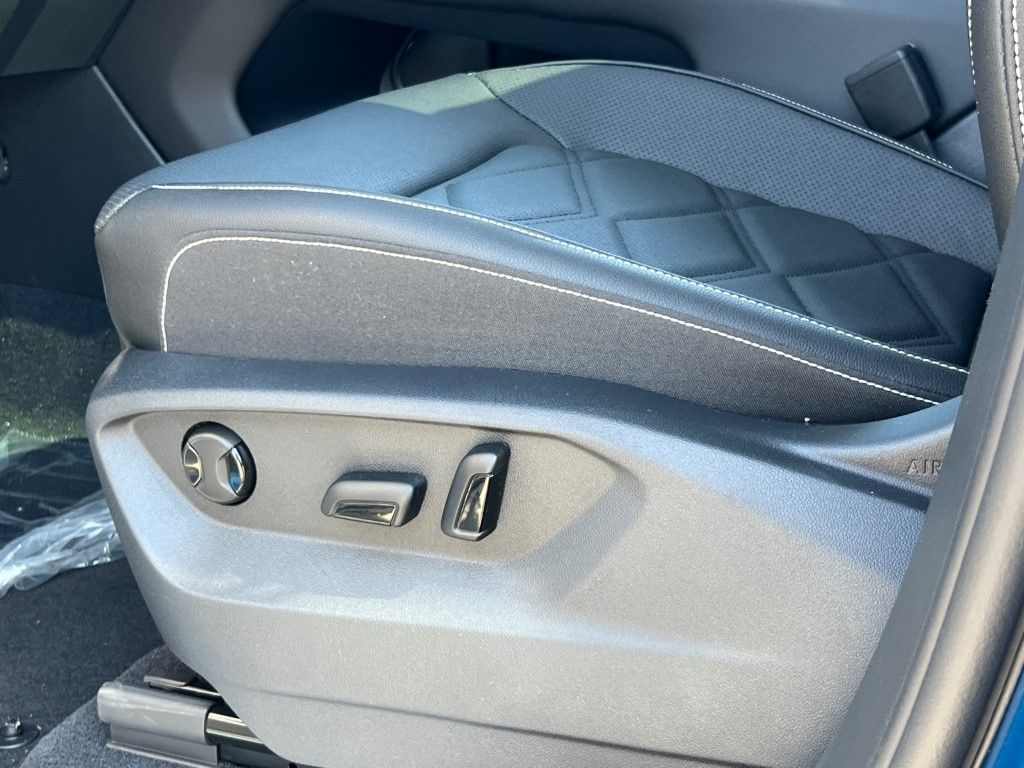 2026 Volkswagen Atlas SE w/Tech - Photo 18