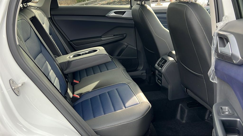 2026 Volkswagen Taos SEL - Photo 12