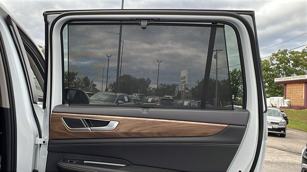 2026 Volkswagen Atlas SE w/Tech - Photo 13