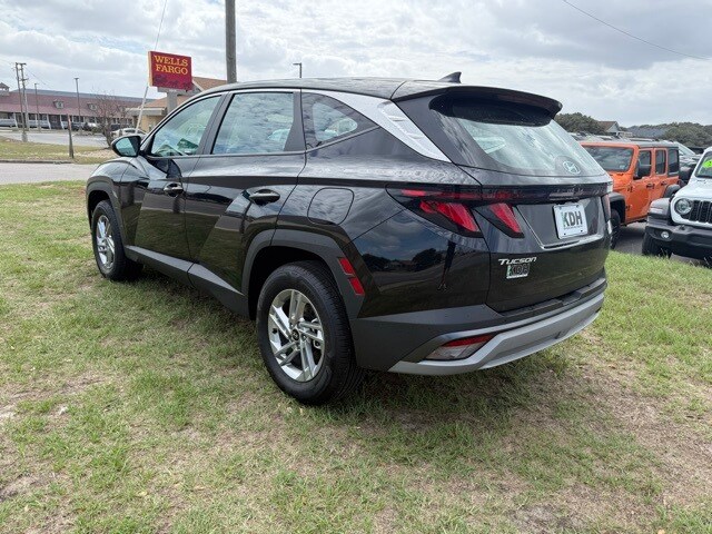 2025 Hyundai Tucson SE photo 4