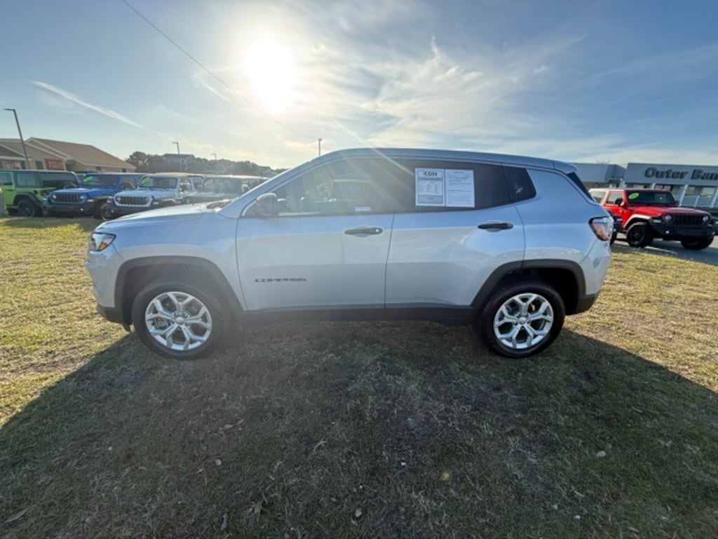 Used 2024 Jeep Compass Sport SUV