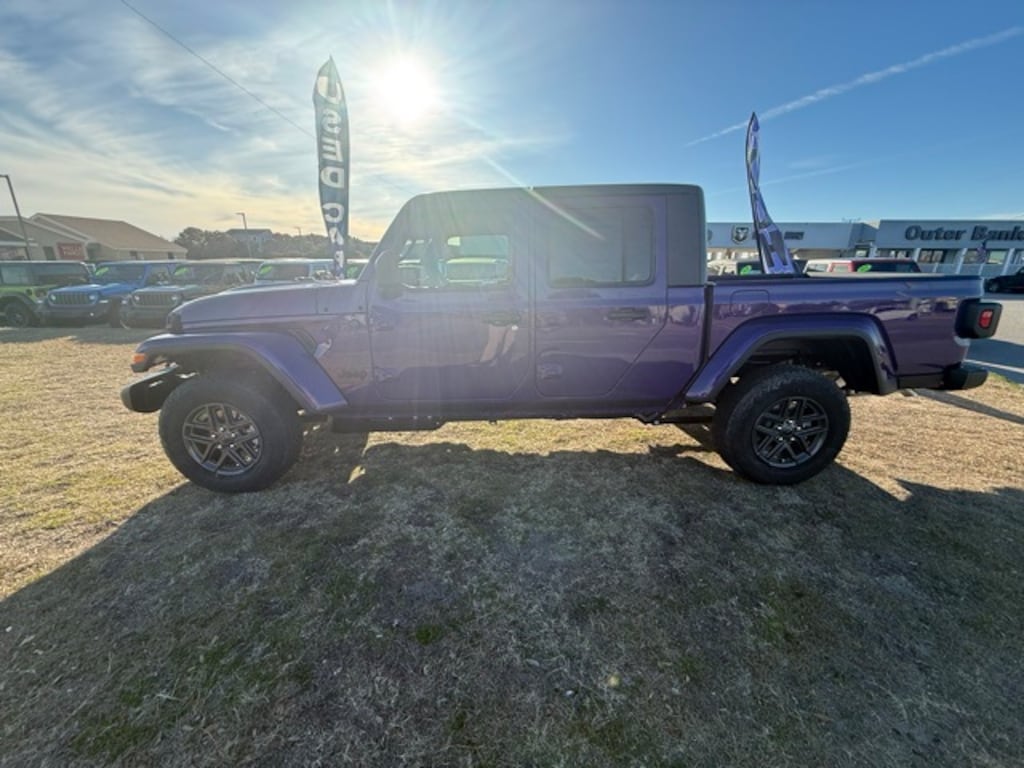New 2026 Jeep Gladiator SPORT S 4X4 Pickup