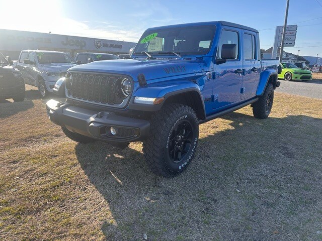 2025 Jeep Gladiator Willys photo 3