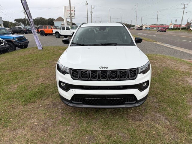 2026 Jeep Compass Latitude Altitude photo 2