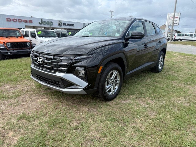 2025 Hyundai Tucson SE photo 3