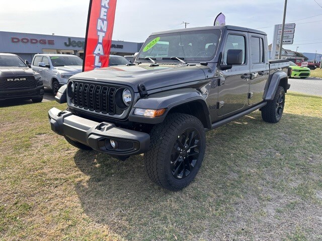 2025 Jeep Gladiator Sport photo 3