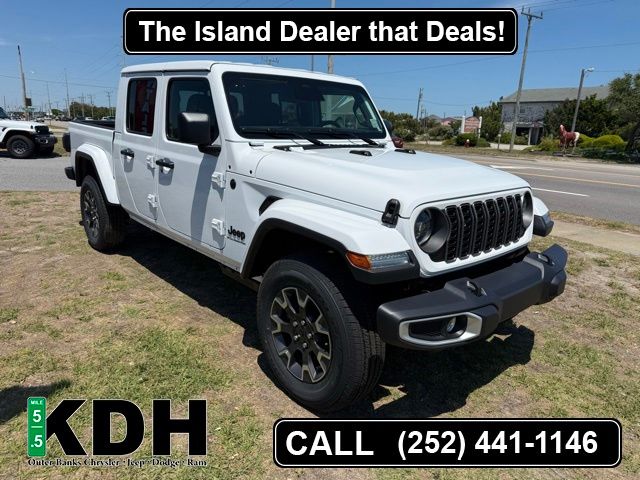 2026 Jeep Gladiator Sahara Auto's photo