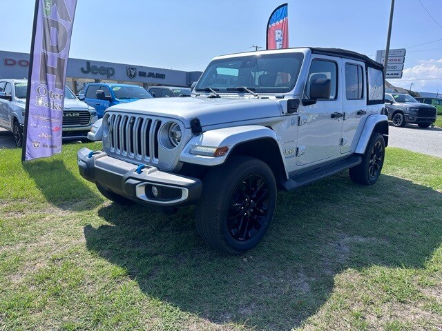 2022 Jeep Wrangler Unlimited Sahara 4xe photo 3