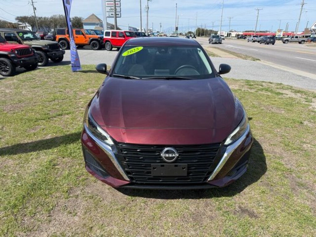 Used 2025 Nissan Altima 2.5 SV Sedan