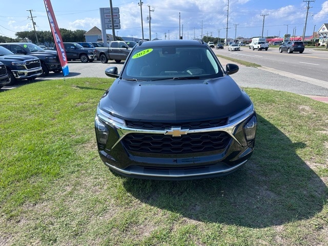 Used 2024 Chevrolet Trax LT with VIN KL77LHE21RC236454 for sale in Kill Devil Hills, NC