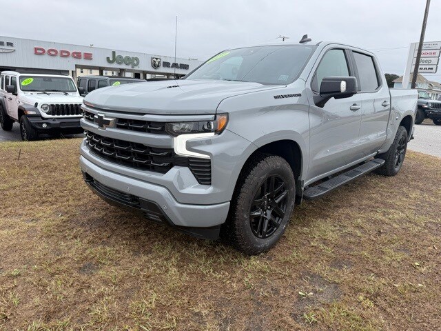 2024 Chevrolet Silverado 1500 RST photo 2