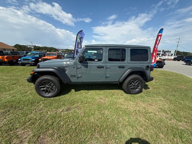 2025 Jeep Wrangler Sport S photo 4