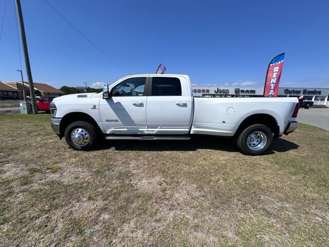 2025 Ram 3500 Laramie photo 4