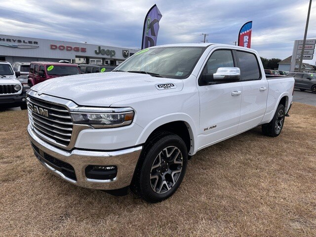 2025 Ram 1500 Laramie photo 3