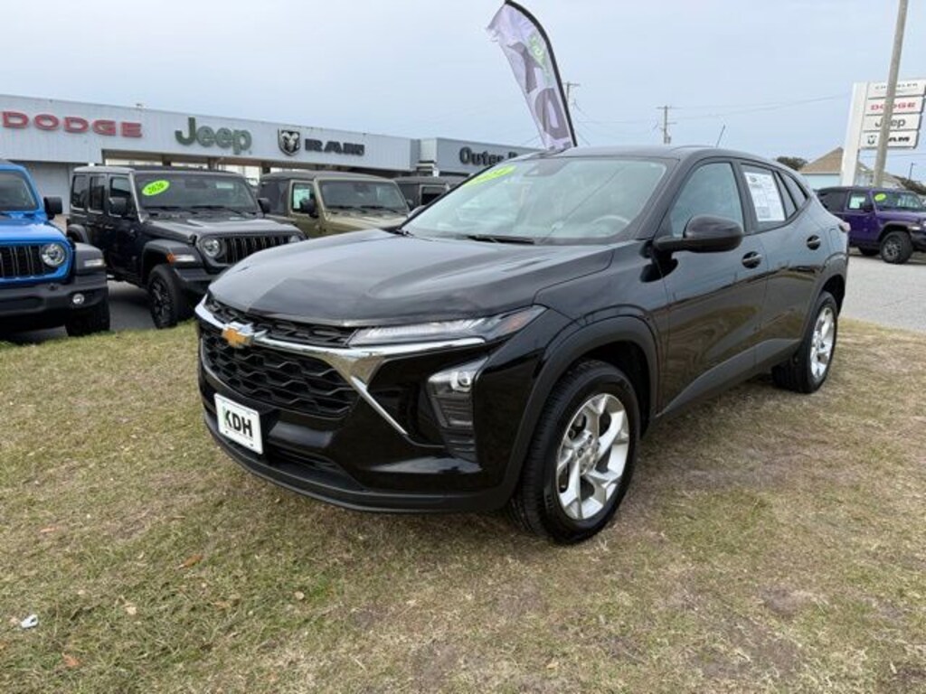 Used 2024 Chevrolet Trax LS SUV