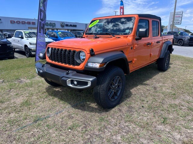2025 Jeep Gladiator Sport S photo 3