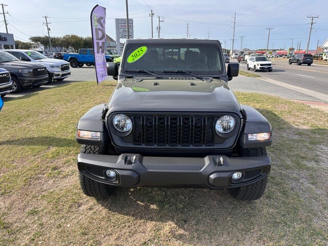 2025 Jeep Gladiator Sport photo 2