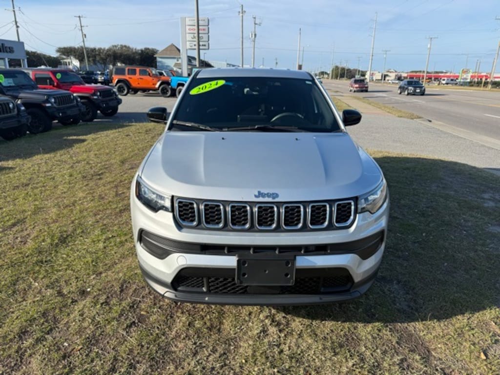 Used 2024 Jeep Compass Sport SUV