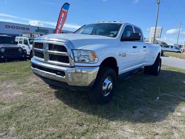 2017 Ram 3500 Tradesman photo 3
