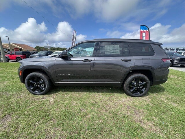2025 Jeep Grand Cherokee Limited photo 3