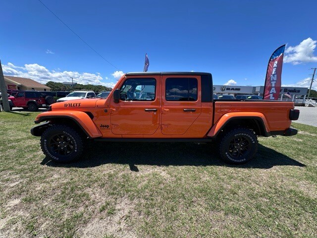 2025 Jeep Gladiator Willys photo 3