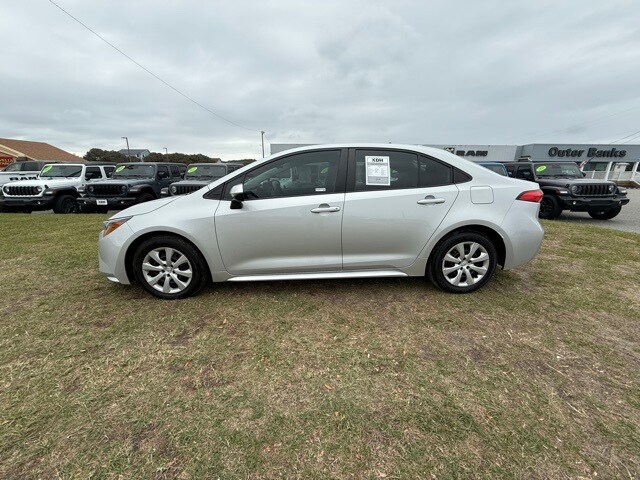 2024 Toyota Corolla LE photo 4