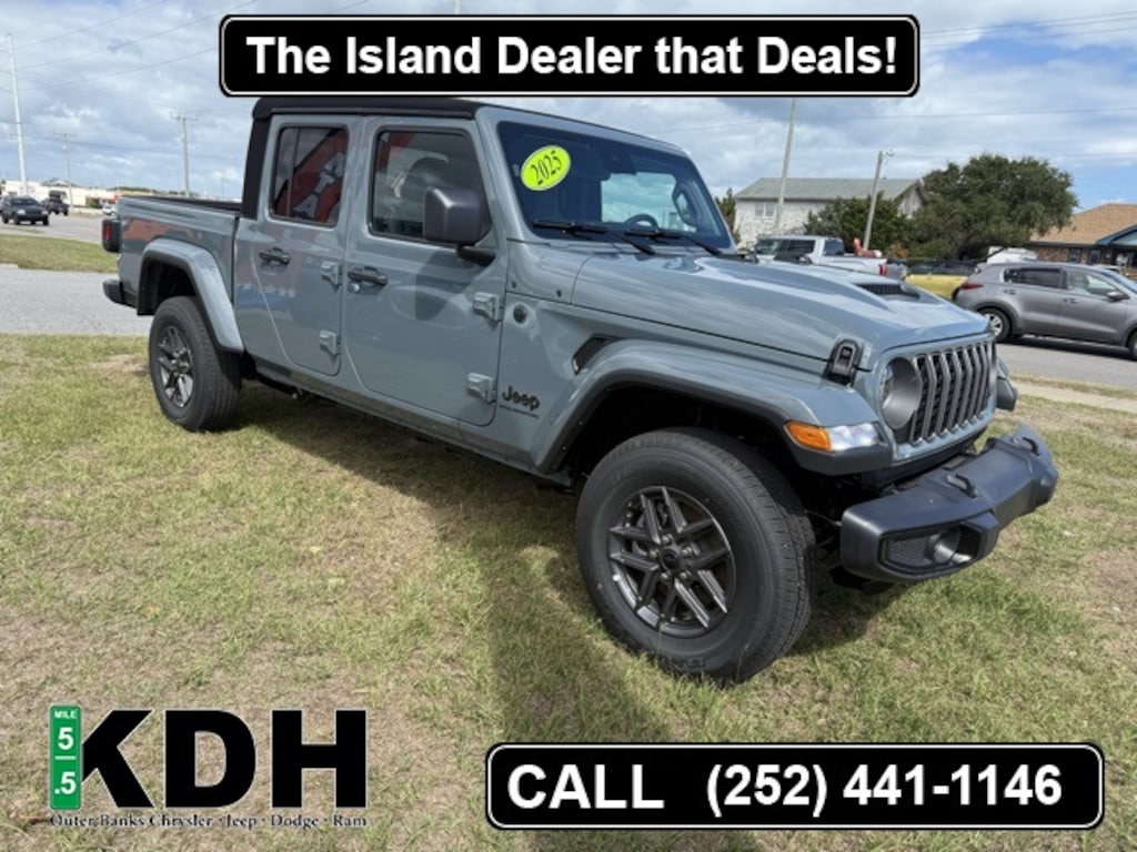 New 2025 Jeep Gladiator SPORT S 4X4 Pickup