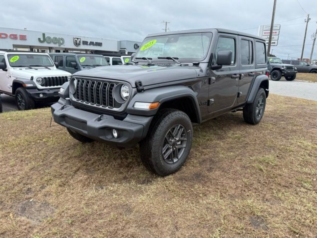 New 2025 Jeep Wrangler 4-DOOR SPORT S Sport Utility