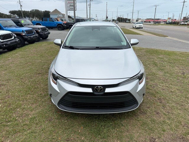 2024 Toyota Corolla LE photo 2