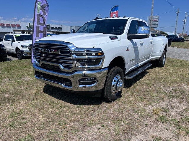 2025 Ram 3500 Laramie photo 3