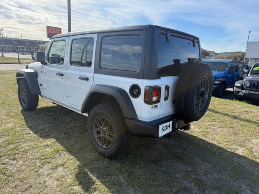 New 2026 Jeep Wrangler 4-DOOR SPORT S Sport Utility