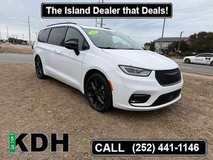 2025 Chrysler Pacifica Limited Minivan/Van