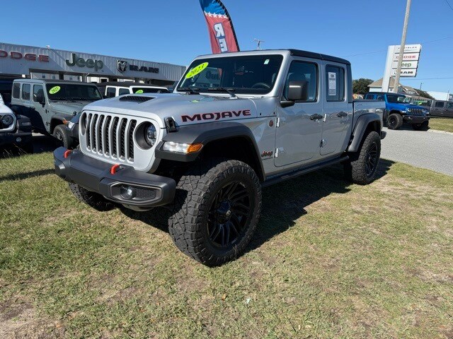 2023 Jeep Gladiator Mojave photo 3