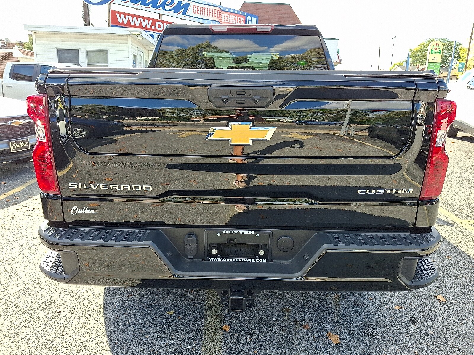 2023 Chevrolet Silverado 1500 Custom photo 3