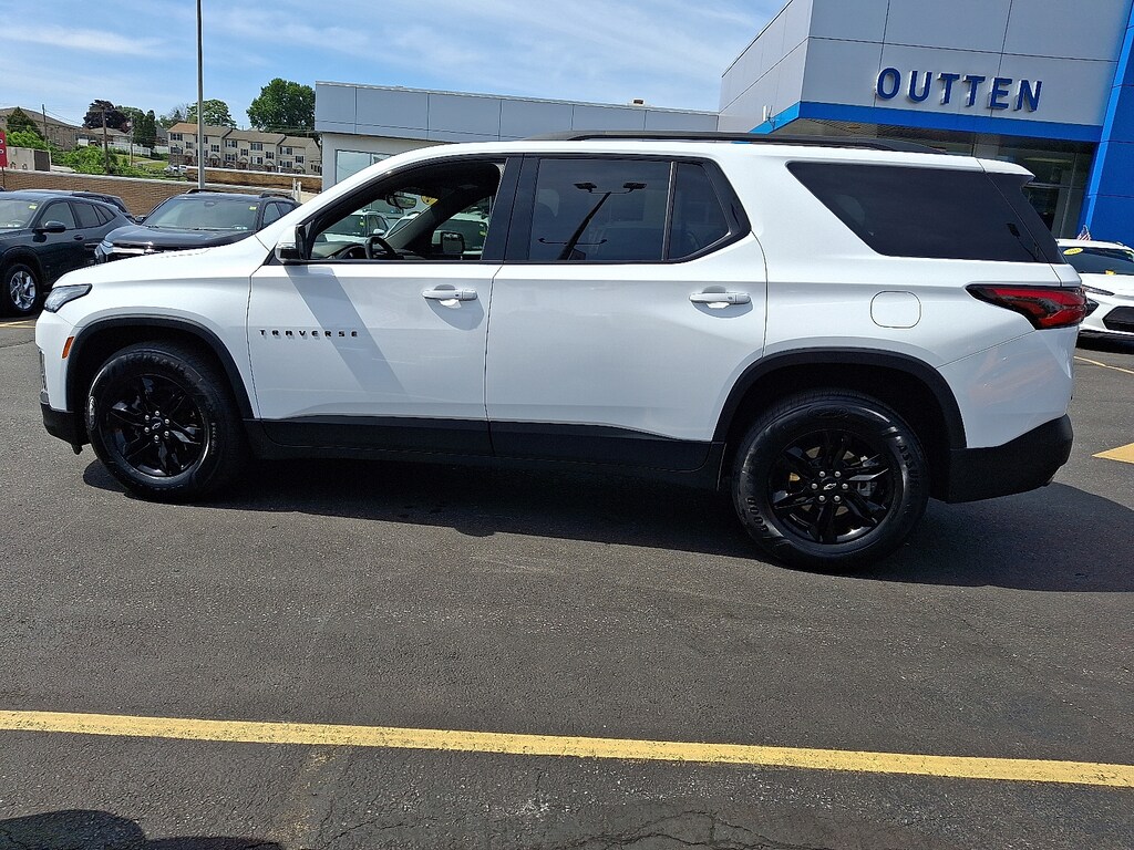 Used 2023 Chevrolet Traverse AWD LT Cloth SUV