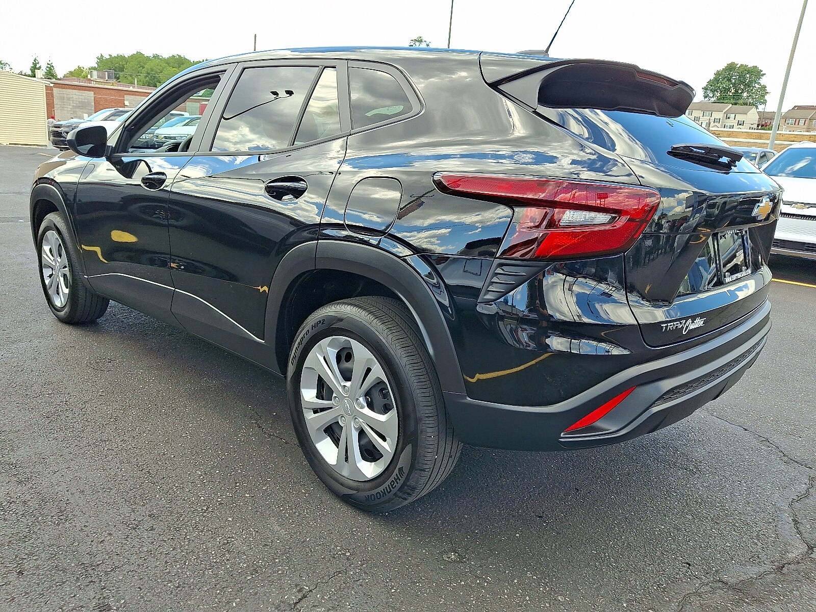 2025 Chevrolet Trax LS photo 3